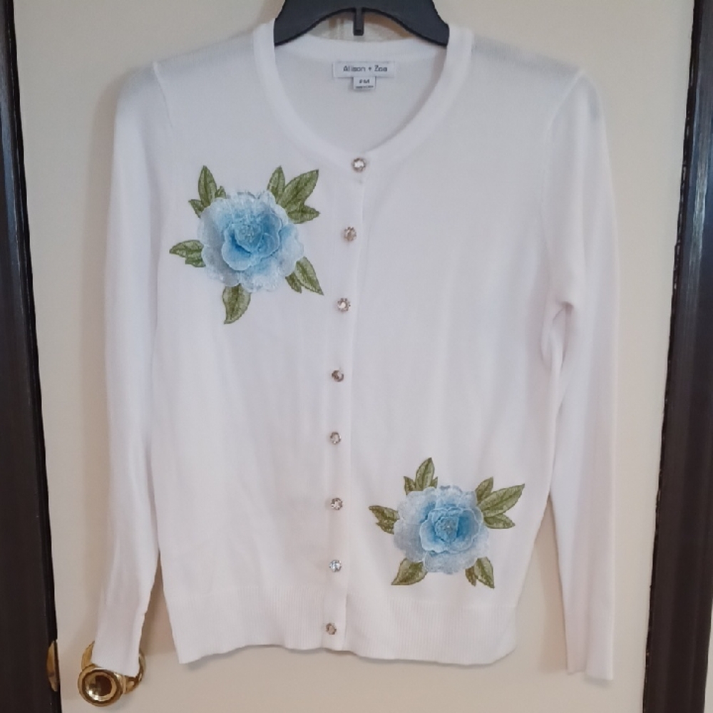 Chic White Cardigan with Blue Floral Appliques. - Picture 1 of 7